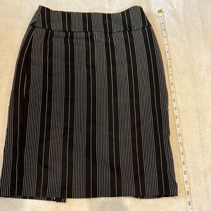 New York & Company Stretch XS Black striped skirt